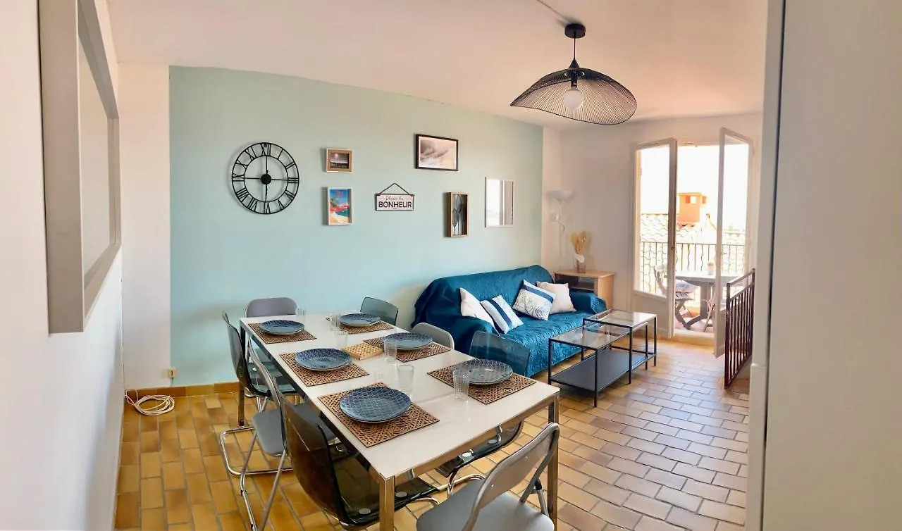 Appartement CAP SUD 83 APPART VUE MER 200m plages Hyères