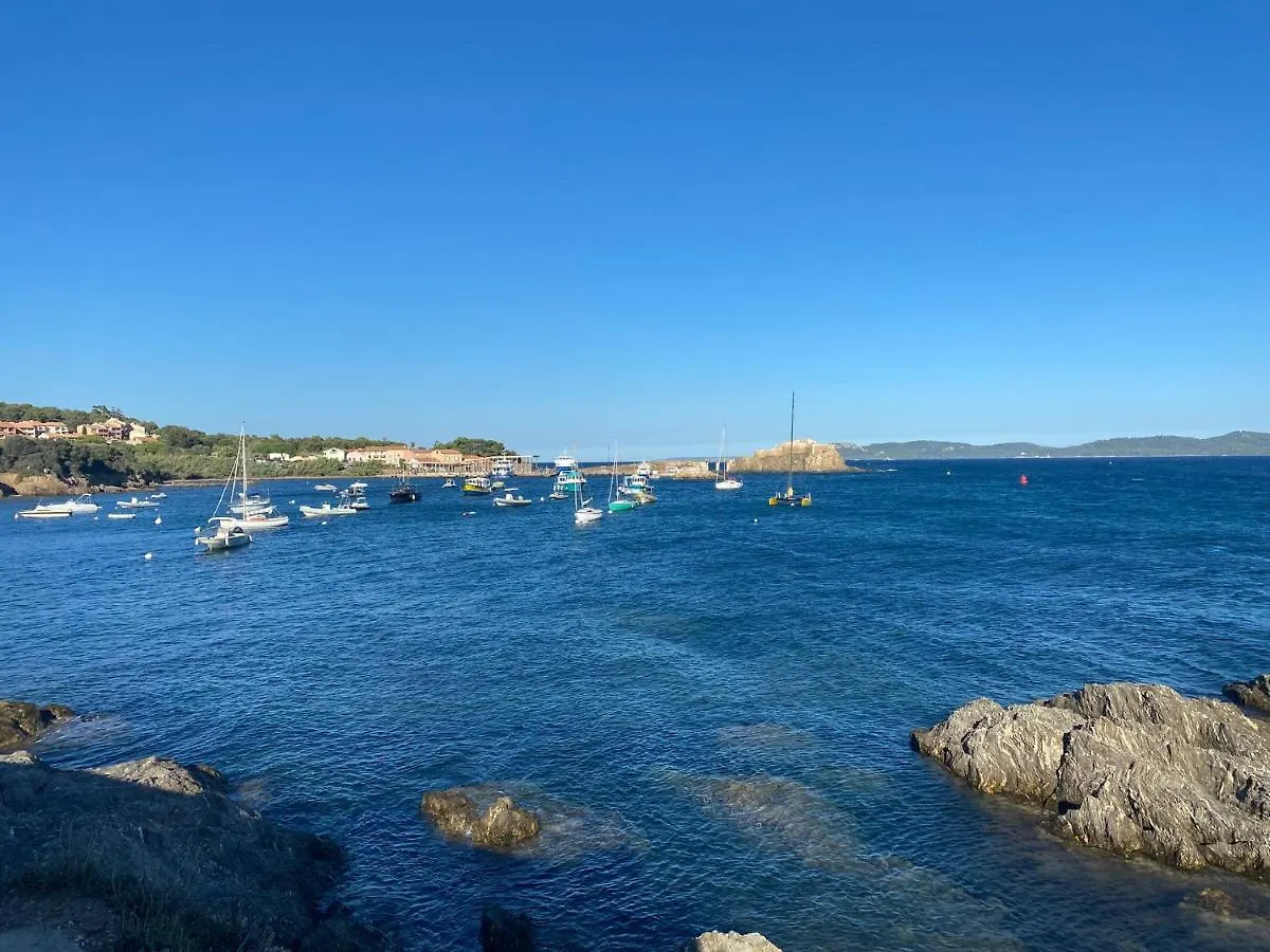 CAP SUD 83 APPART VUE MER 200m plages Hyères