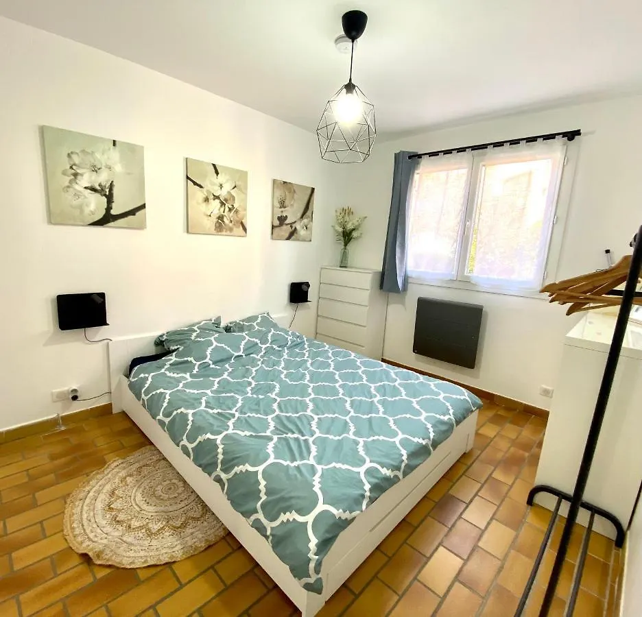 CAP SUD 83 APPART VUE MER 200m plages Hyères Appartement